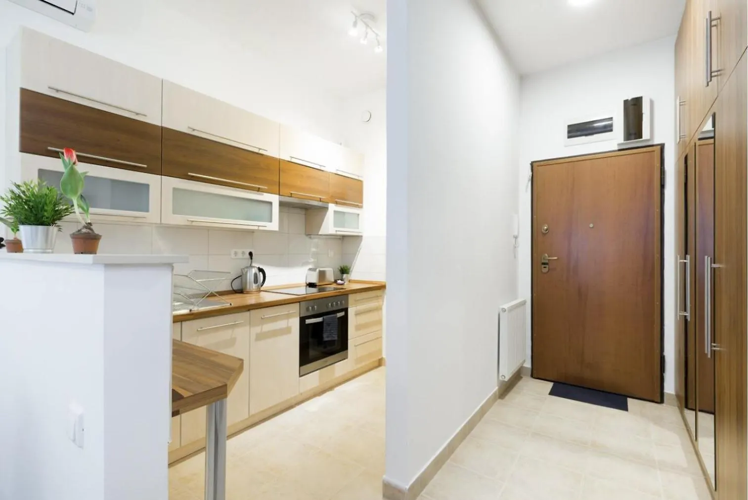 Kazinczy 3 Jewish Hq Bedroom + Living With Balcony Budapest 0*,