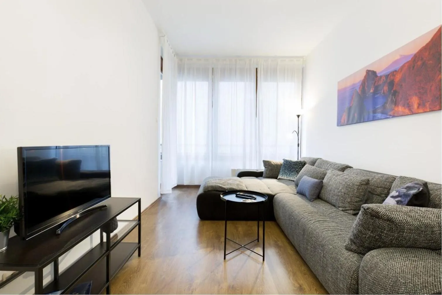 Apartment Kazinczy 3 Jewish Hq Bedroom + Living With Balcony Budapest Hungary