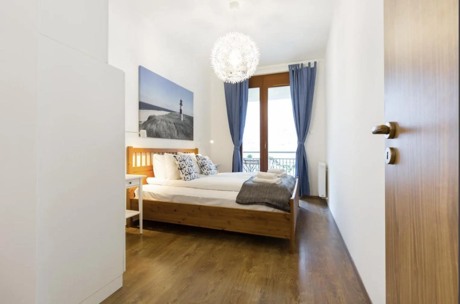 Kazinczy 3 Jewish Hq Bedroom + Living With Balcony Budapest Apartment
