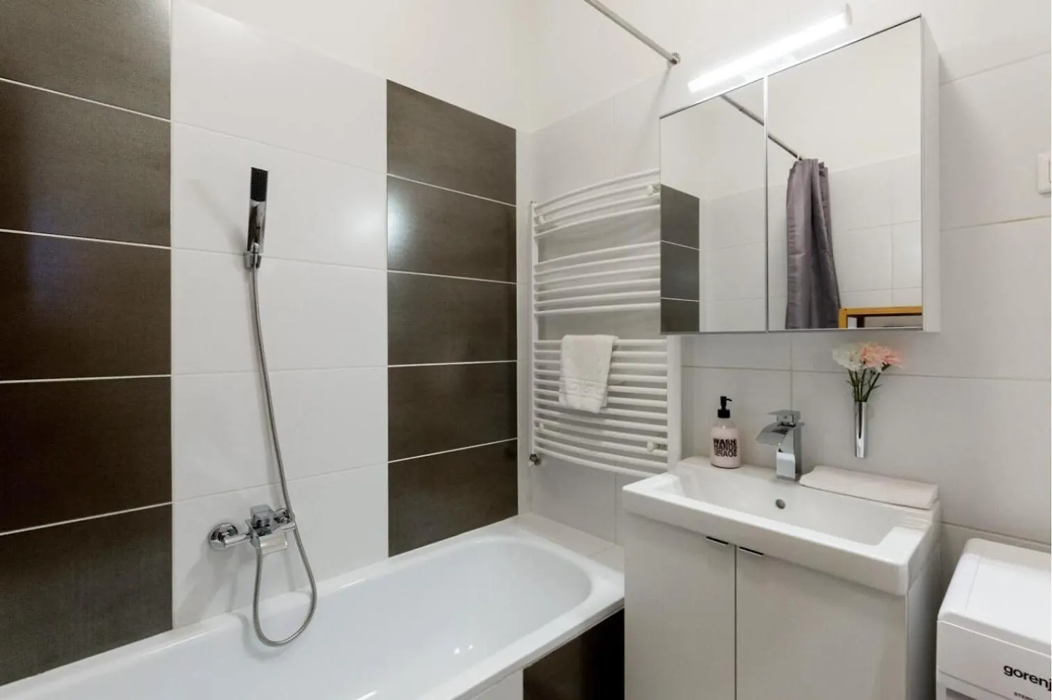 Kazinczy 3 Jewish Hq Bedroom + Living With Balcony Budapest