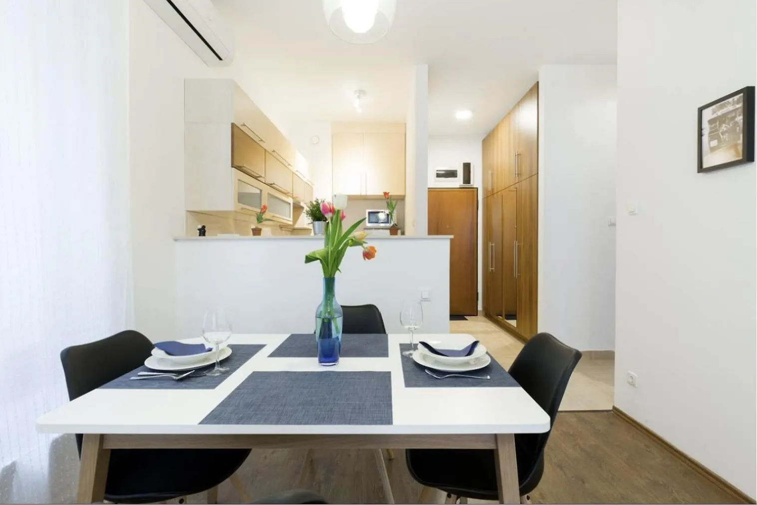 Kazinczy 3 Jewish Hq Bedroom + Living With Balcony Budapest