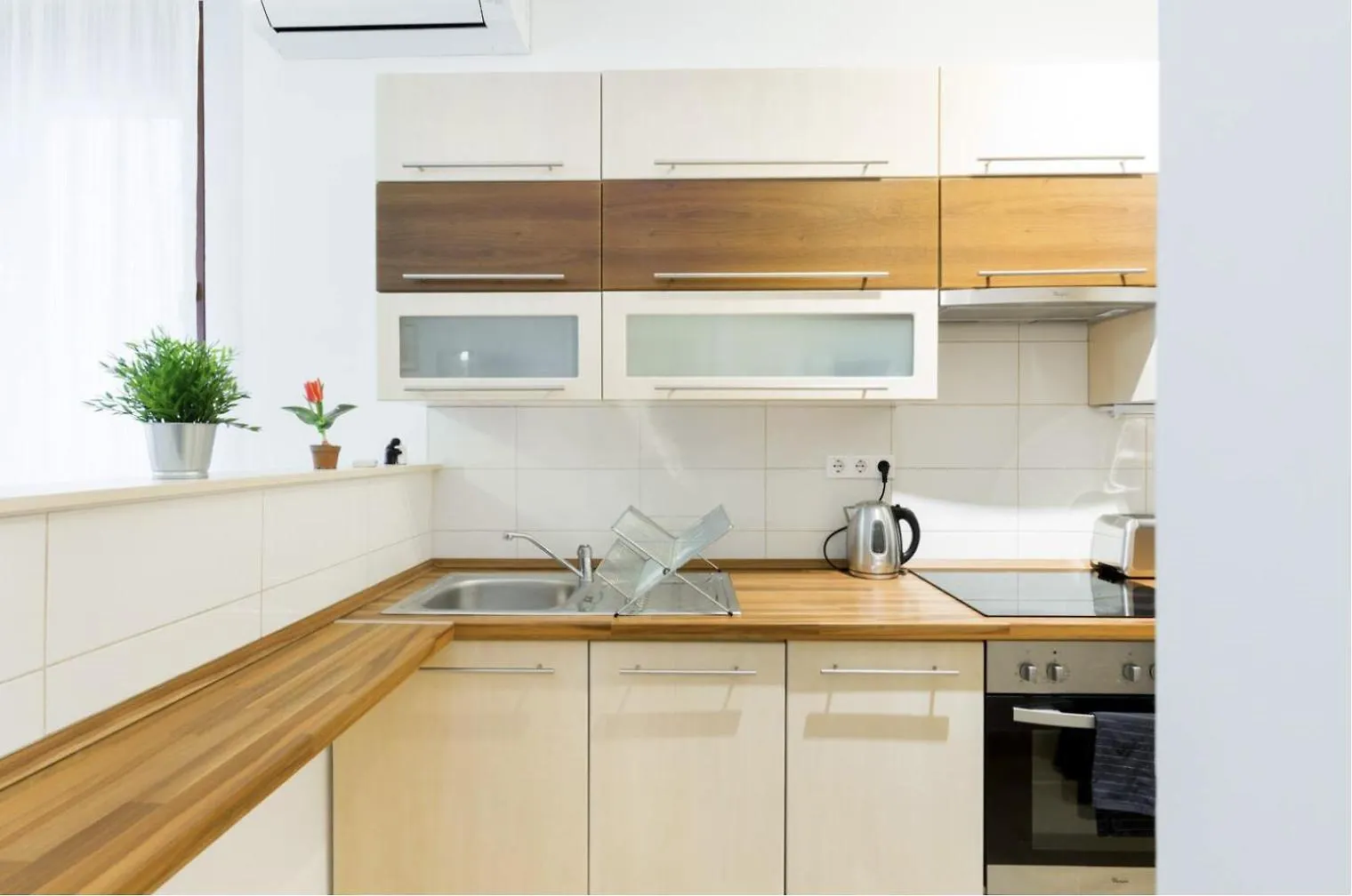 Kazinczy 3 Jewish Hq Bedroom + Living With Balcony Budapest 0*,  Hungary