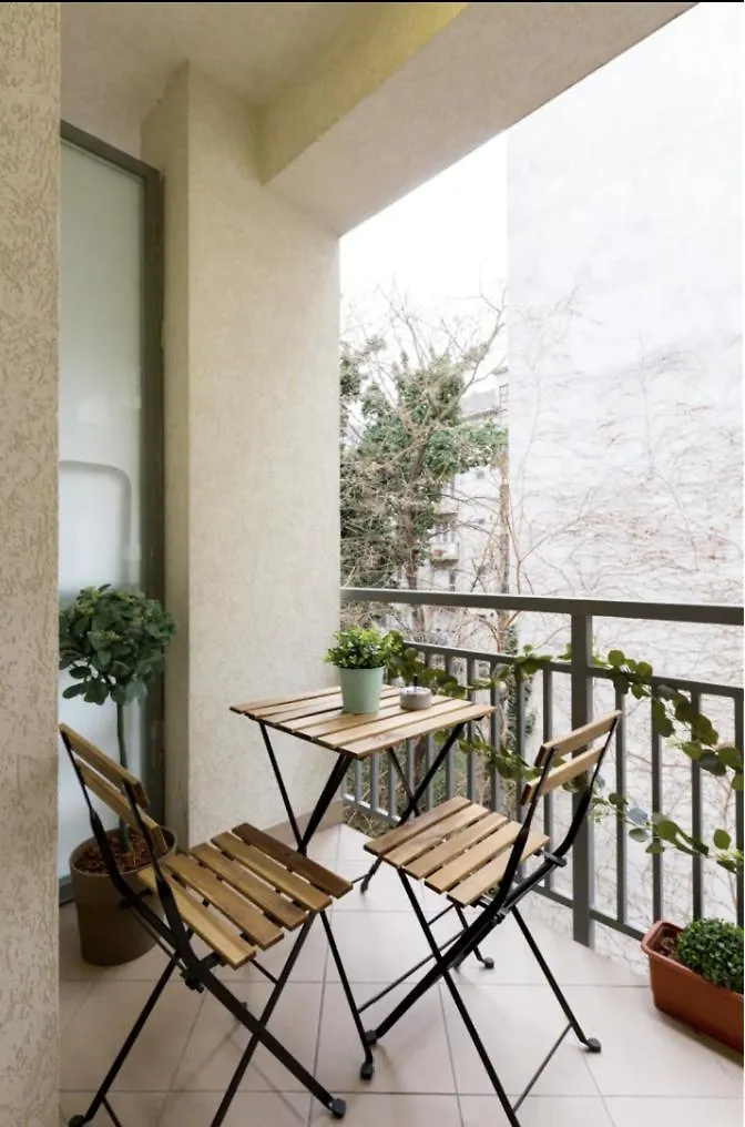 Kazinczy 3 Jewish Hq Bedroom + Living With Balcony Budapest Apartment