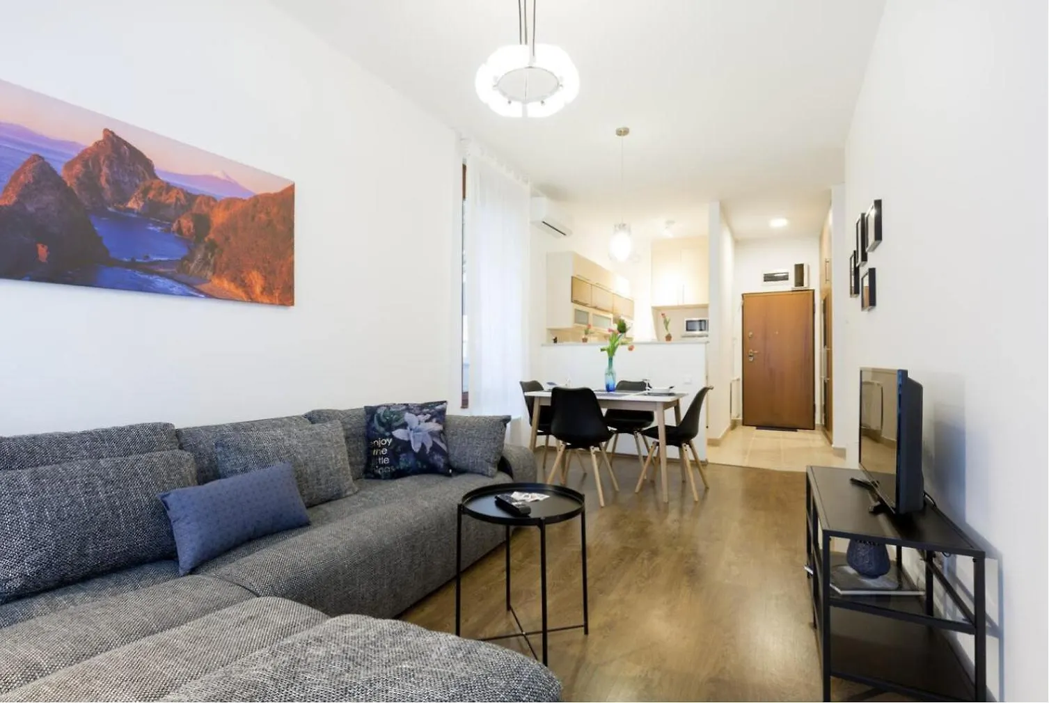 Apartment Kazinczy 3 Jewish Hq Bedroom + Living With Balcony Budapest Hungary