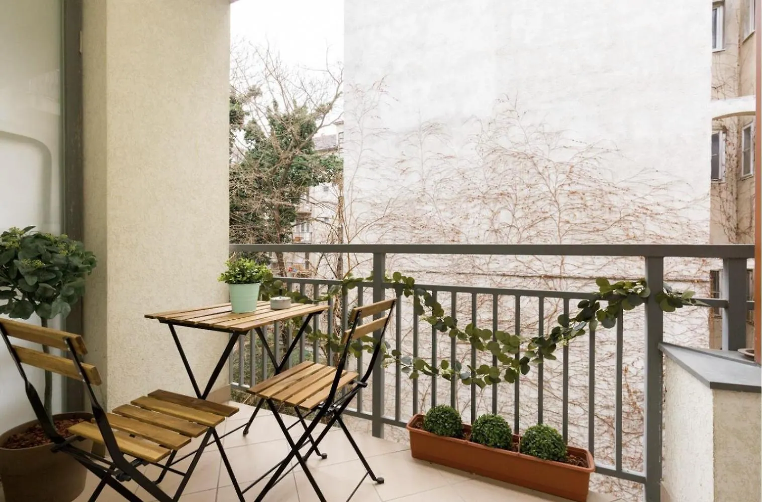 Kazinczy 3 Jewish Hq Bedroom + Living With Balcony Budapest 0*,