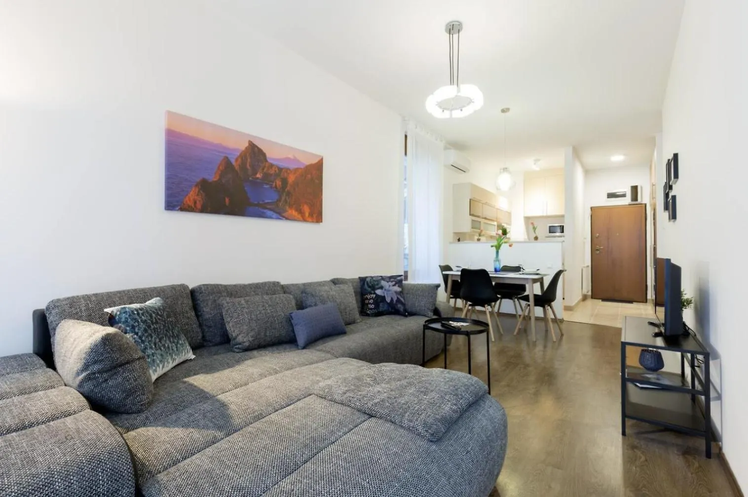 Kazinczy 3 Jewish Hq Bedroom + Living With Balcony Budapest 0*,  Hungary